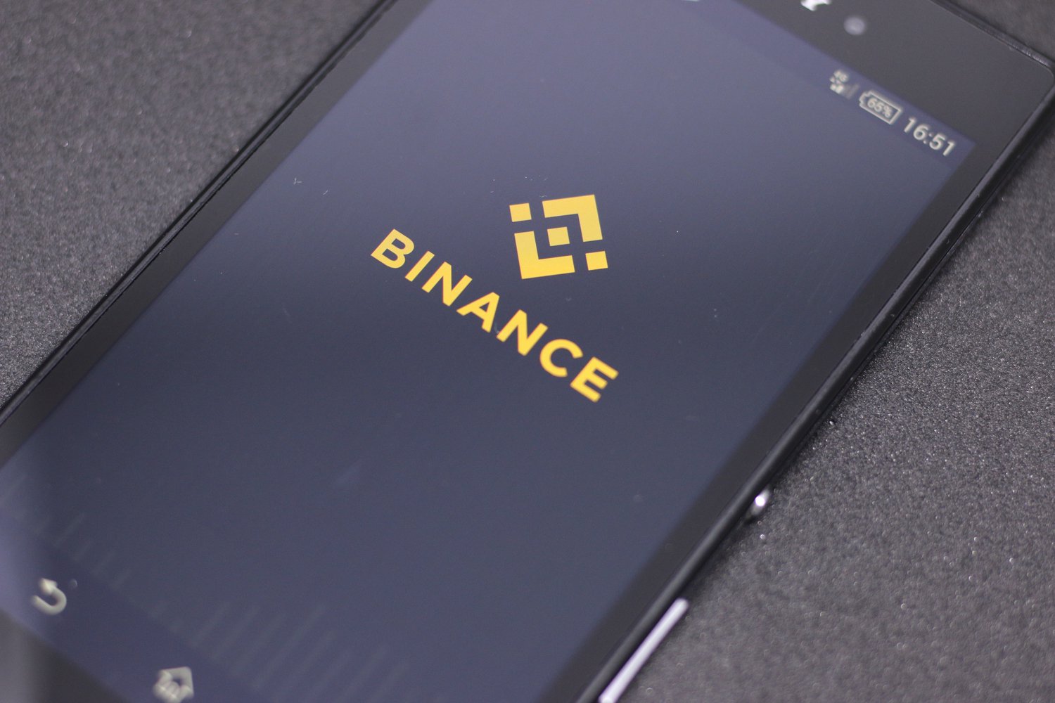 World’s Largest Crypto Exchange Binance Looks To Add New Stablecoins