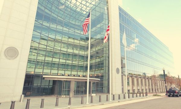 Us-sec-and-cftc-fine-cryptocurrency-investment-platform-abra-for-illegal-swaps