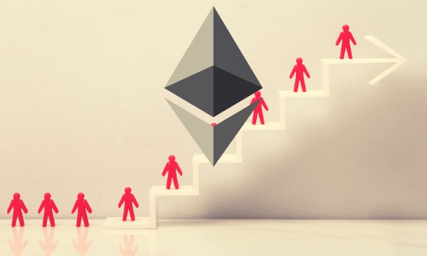 Ethereum-daily-transaction-count-at-a-2-year-high-while-gas-fees-calm-down