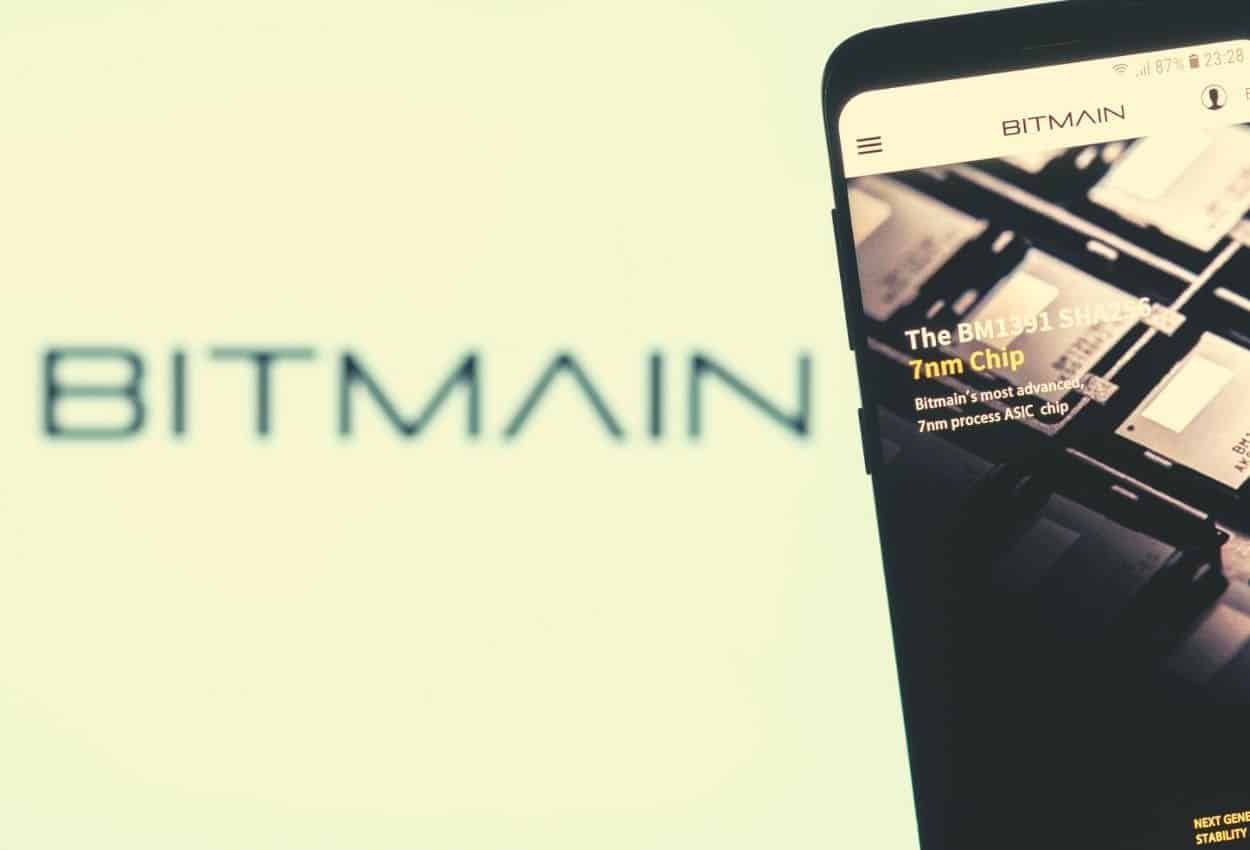 Bitmain-sells-42,000-s19-antiminers-to-riot-blockchain