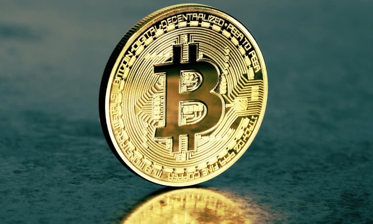 Despite-the-crash:-bitcoin-investors-withdrew-$1.3b-in-btc-from-exchanges-in-three-days
