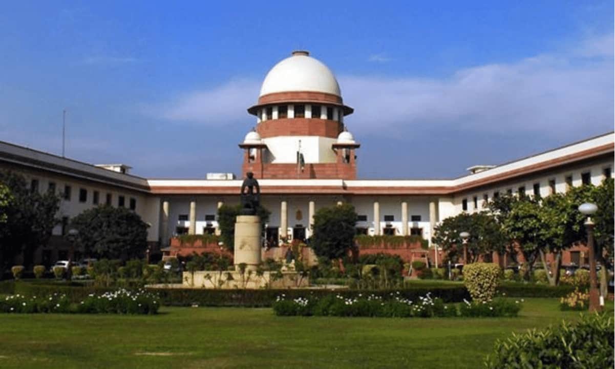 Supreme-court-of-india-asks-the-govt-to-clarify-if-cryptocurrencies-are-legal-or-not
