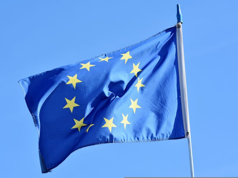 Eu-investment-firms-should-clearly-state-crypto-is-unregulated,-watchdog-says