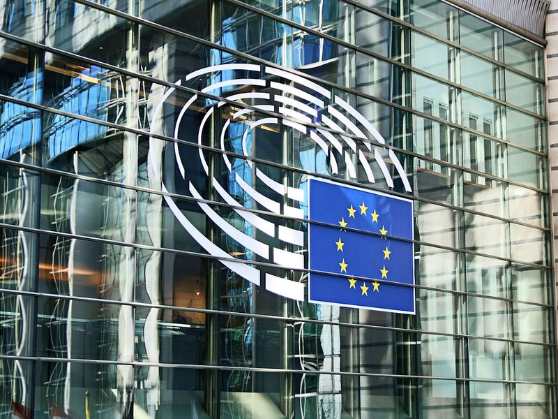 Treat-crypto-as-securities-by-default,-european-parliament-study-says