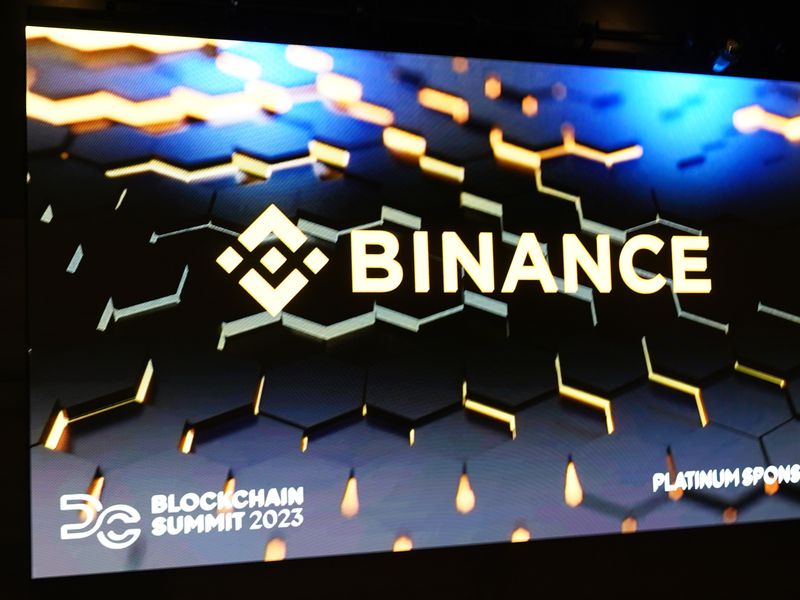 Binance-boosts-first-digital’s-stablecoin-with-zero-fees-to-buy-and-sell-bitcoin,-ether