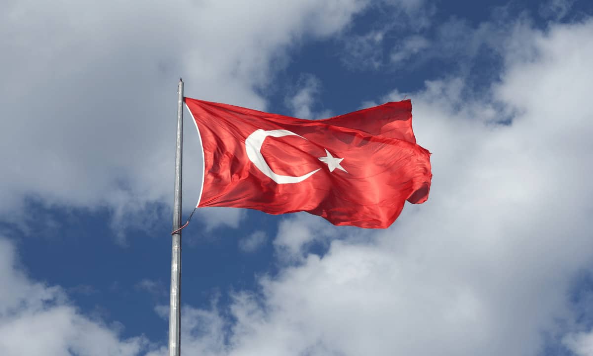 52%-of-turks-are-crypto-investors,-young-women-show-enhanced-appetite:-kucoin-study
