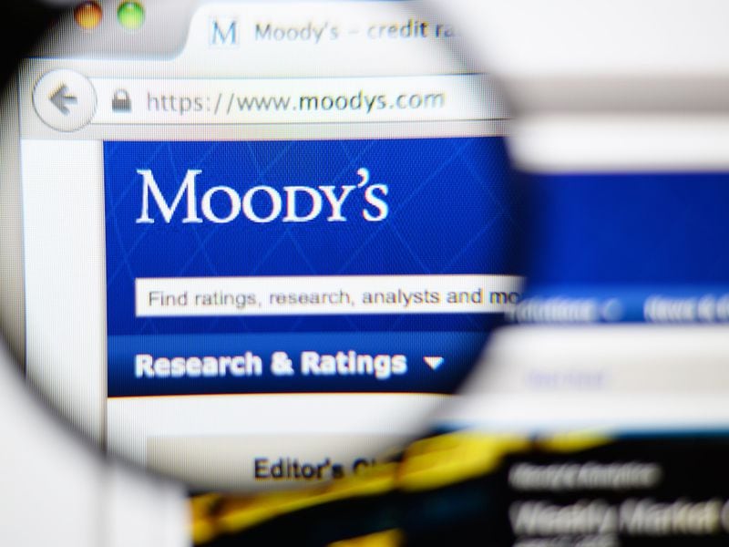 Bitcoin-etfs-too-small-to-affect-broader-investment-landscape,-moody’s-analysts-say