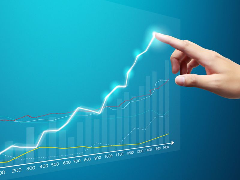 Ether-could-hit-$4,000-with-likely-spot-eth-etf-approval-in-may:-standard-chartered