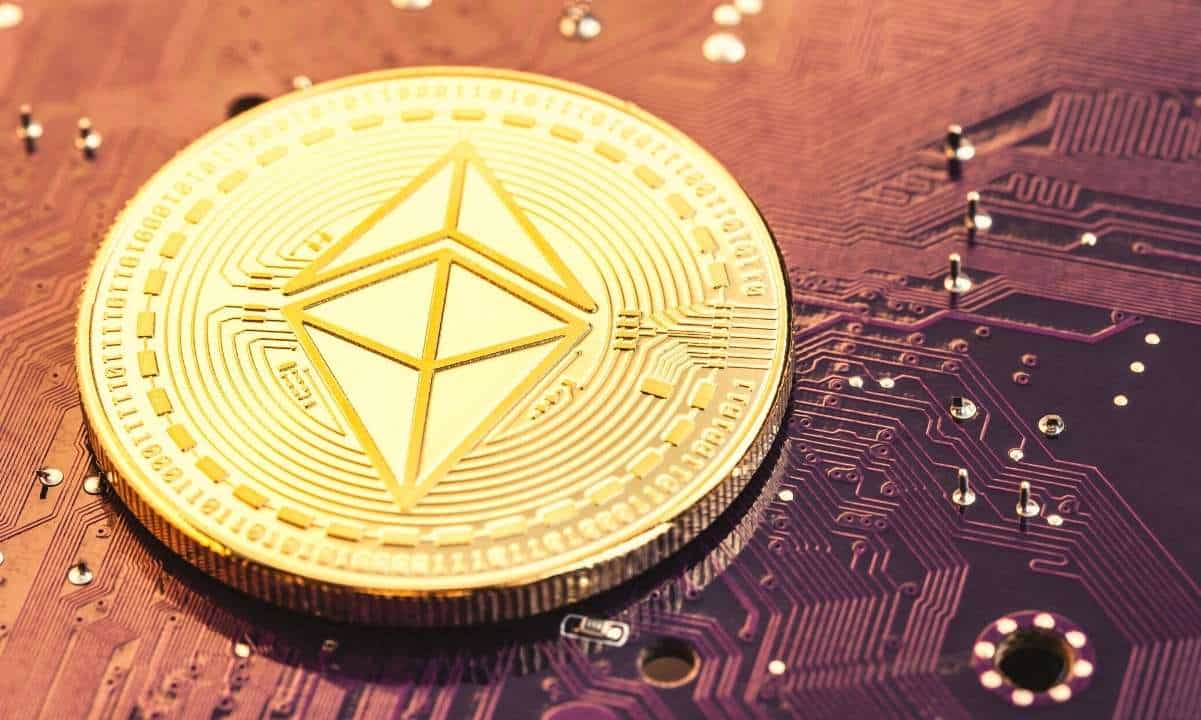 Eth-is-not-a-security:-coinbase-bites-back-as-sec-targets-the-ethereum-foundation 