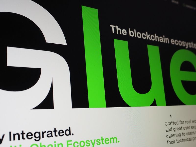 Crypto-sleuth-ogle-proposes-security-centric-‘glue’-blockchain
