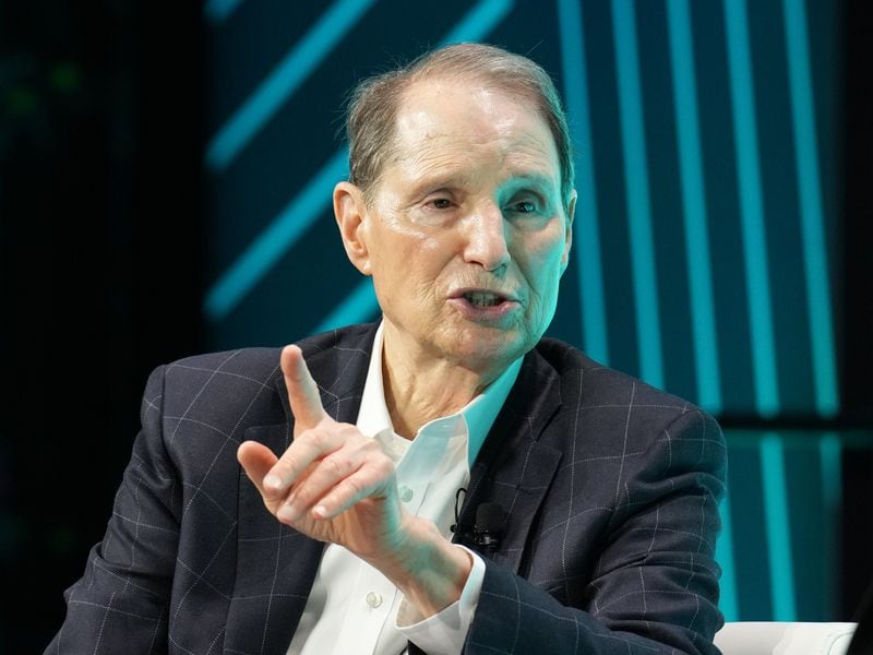Us-sen.-wyden:-house-‘right’-to-pursue-crypto-bill,-late-in-session-for-more-progress