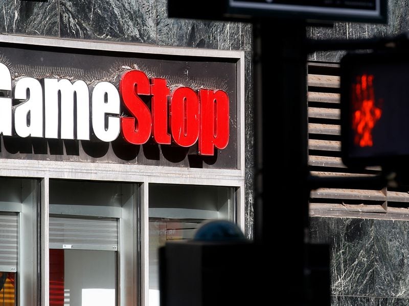 Gamestop-inspired-solana-memecoin-soars-over-80%-as-roaring-kitty-flashes-$586m-worth-of-gme-position