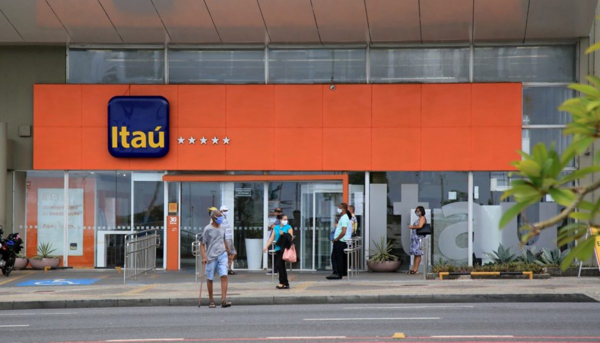 Brazil’s-largest-bank-itau-opens-bitcoin-and-crypto-trading-to-all-users