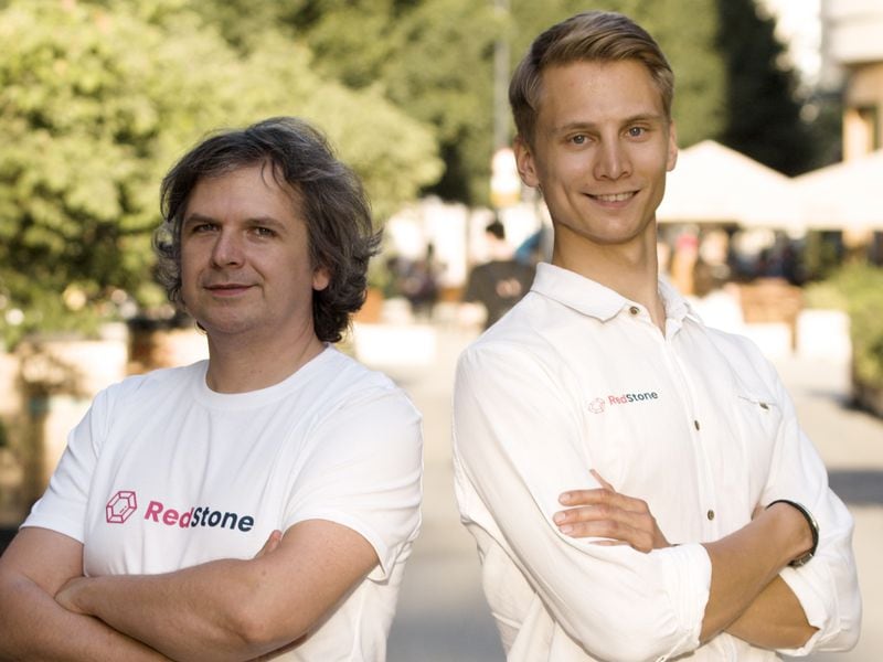 Redstone,-blockchain-oracle-project-pushing-into-restaking,-raises-$15m