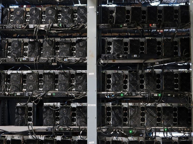 Bitcoin-mining-is-so-back-(except-it’s-ai-now)