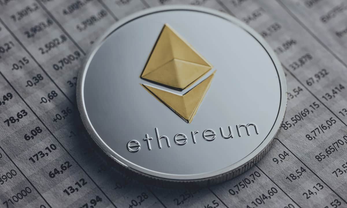 Ethereum-foundation-wallet-transfers-over-$290-million-in-eth-after-7-years