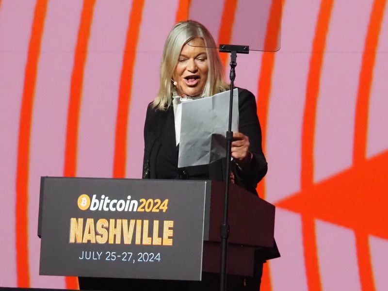 Us-senator-lummis-proposes-the-us.-buy-1m-bitcoin-to-reduce-national-debt