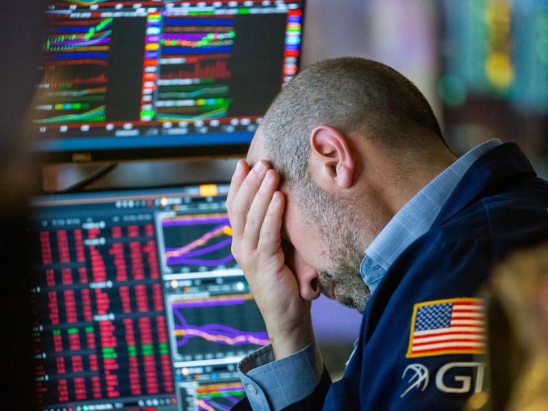 Bitcoin-slumps-below-$63k,-altcoins-rekt,-as-crypto-succumbs-to-risk-off-mood