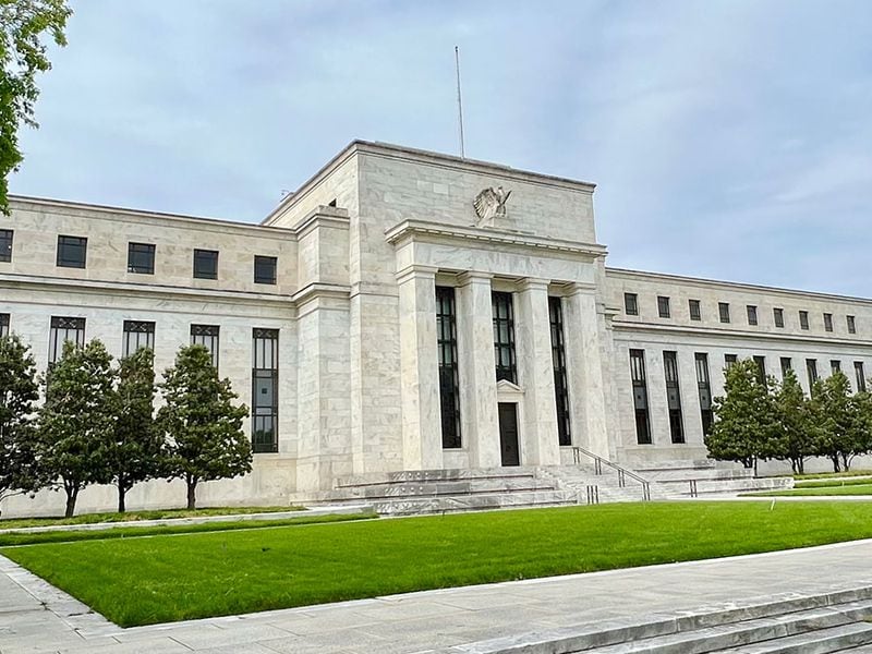 A-0.50%-fed-rate-cut-could-raise-alarm-for-bitcoin,-10x-research-warns