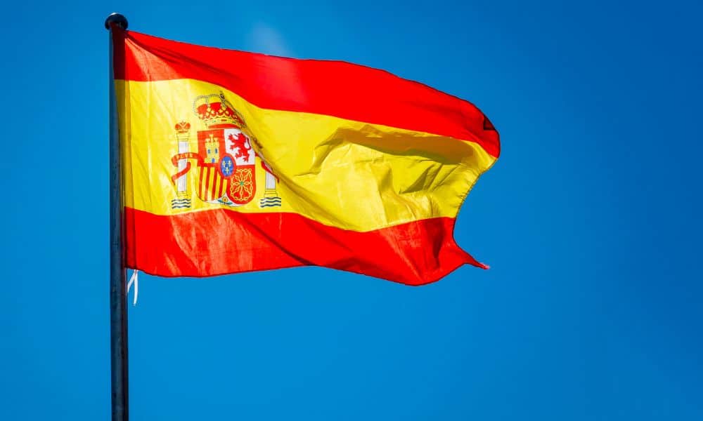 Reveals-spanish-bank-allocates-2%-to-aptos-staking-etp:-bitwise